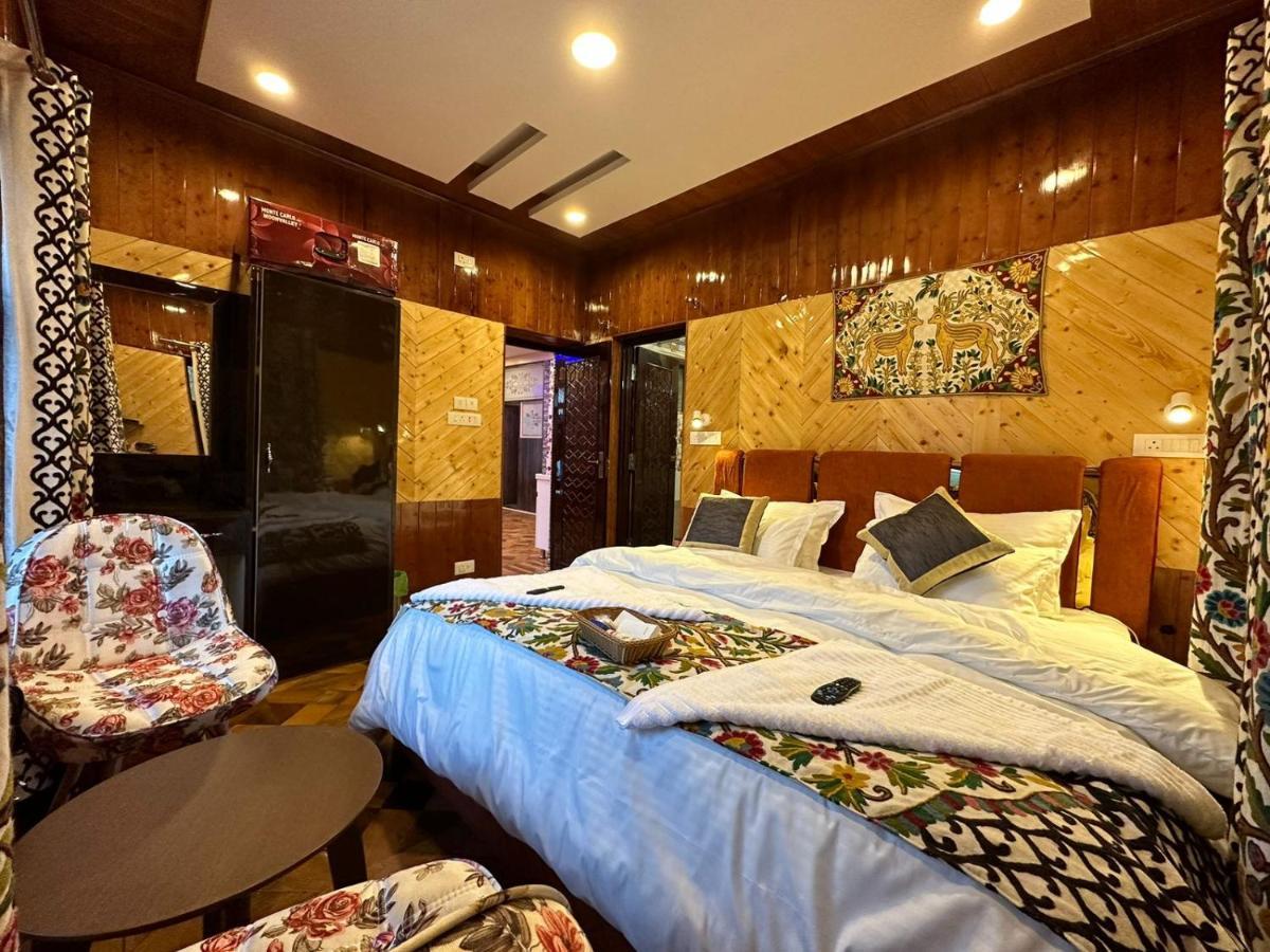 Cliff Cottage Pahalgam, Kashmir Batakut Bagian luar foto