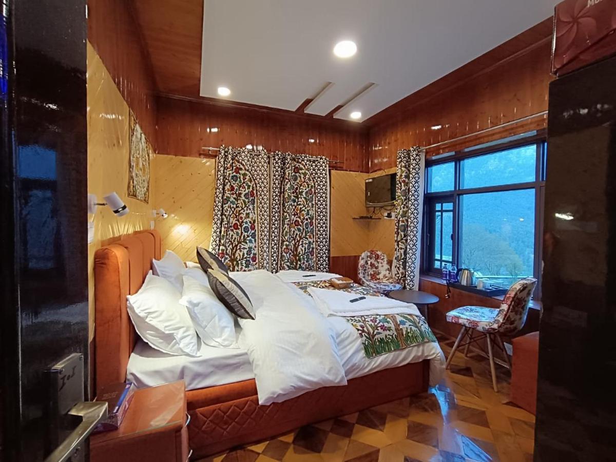 Cliff Cottage Pahalgam, Kashmir Batakut Bagian luar foto