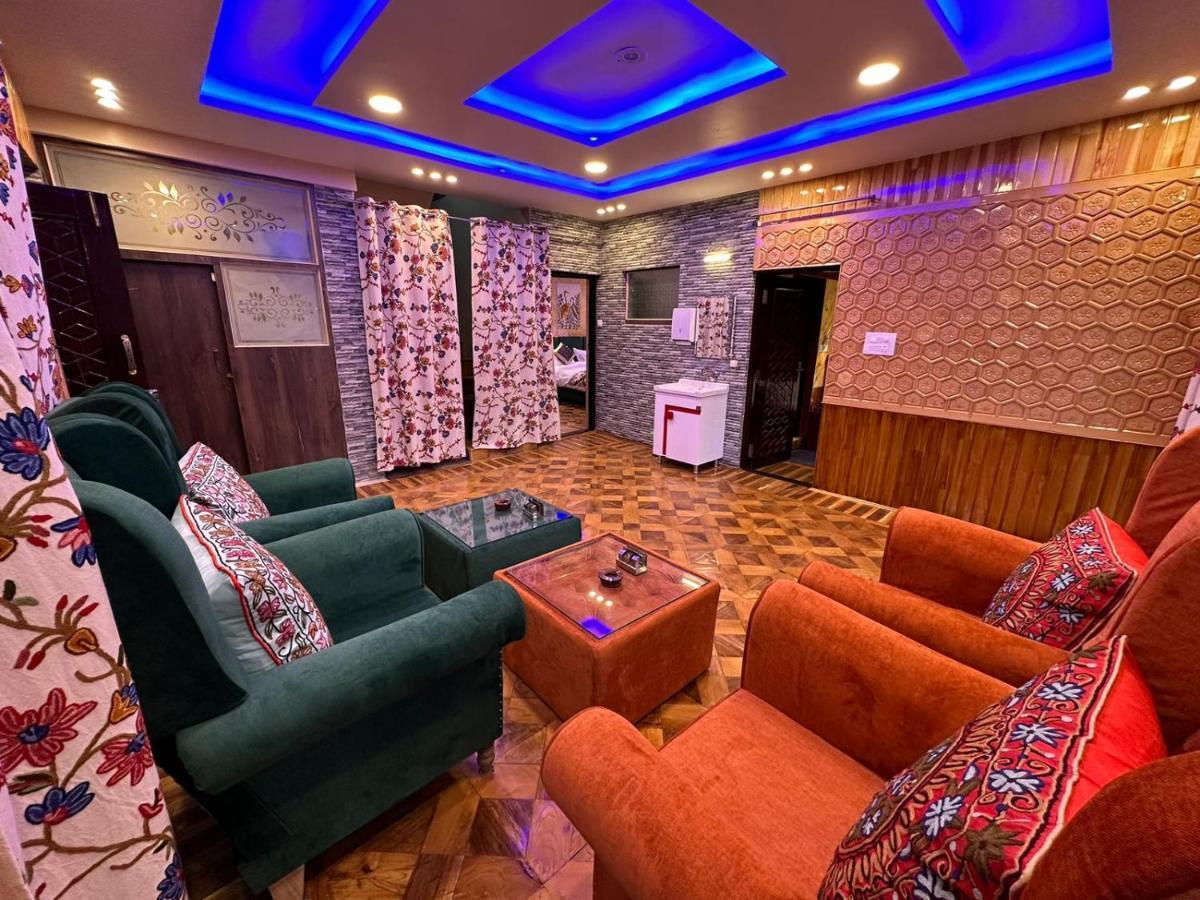 Cliff Cottage Pahalgam, Kashmir Batakut Bagian luar foto