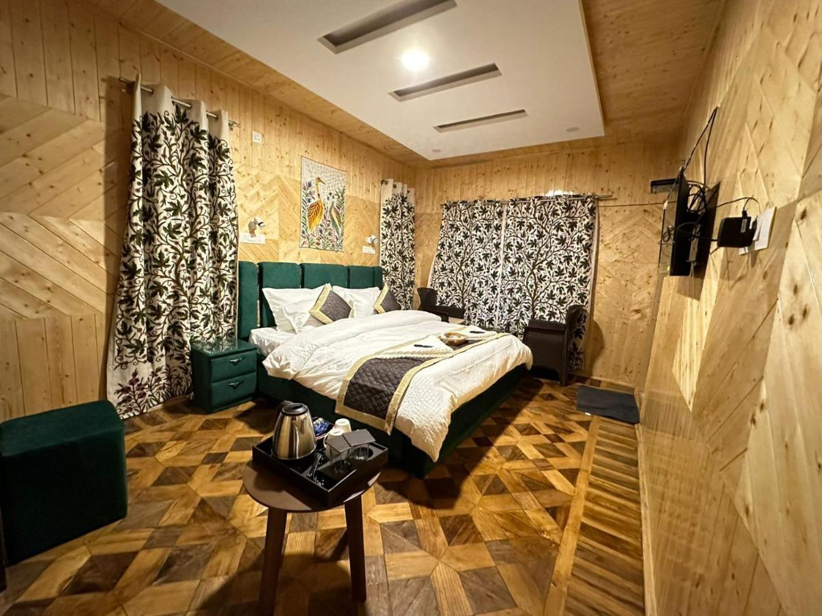 Cliff Cottage Pahalgam, Kashmir Batakut Bagian luar foto