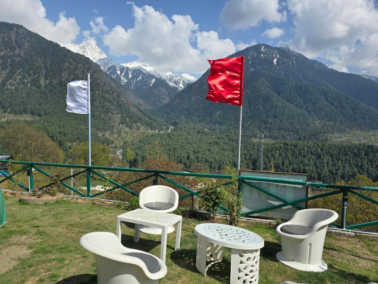 Cliff Cottage Pahalgam, Kashmir Batakut Bagian luar foto
