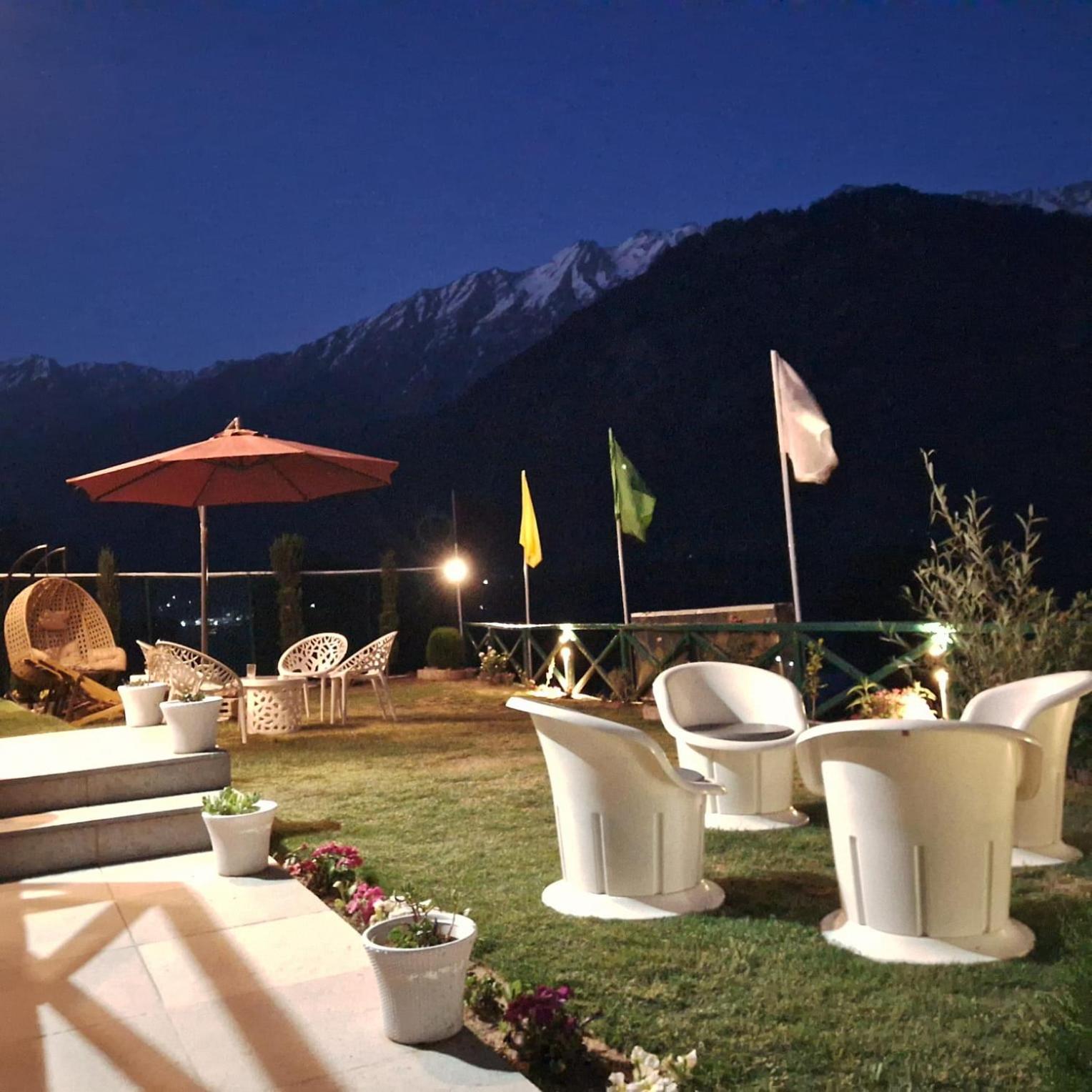 Cliff Cottage Pahalgam, Kashmir Batakut Bagian luar foto