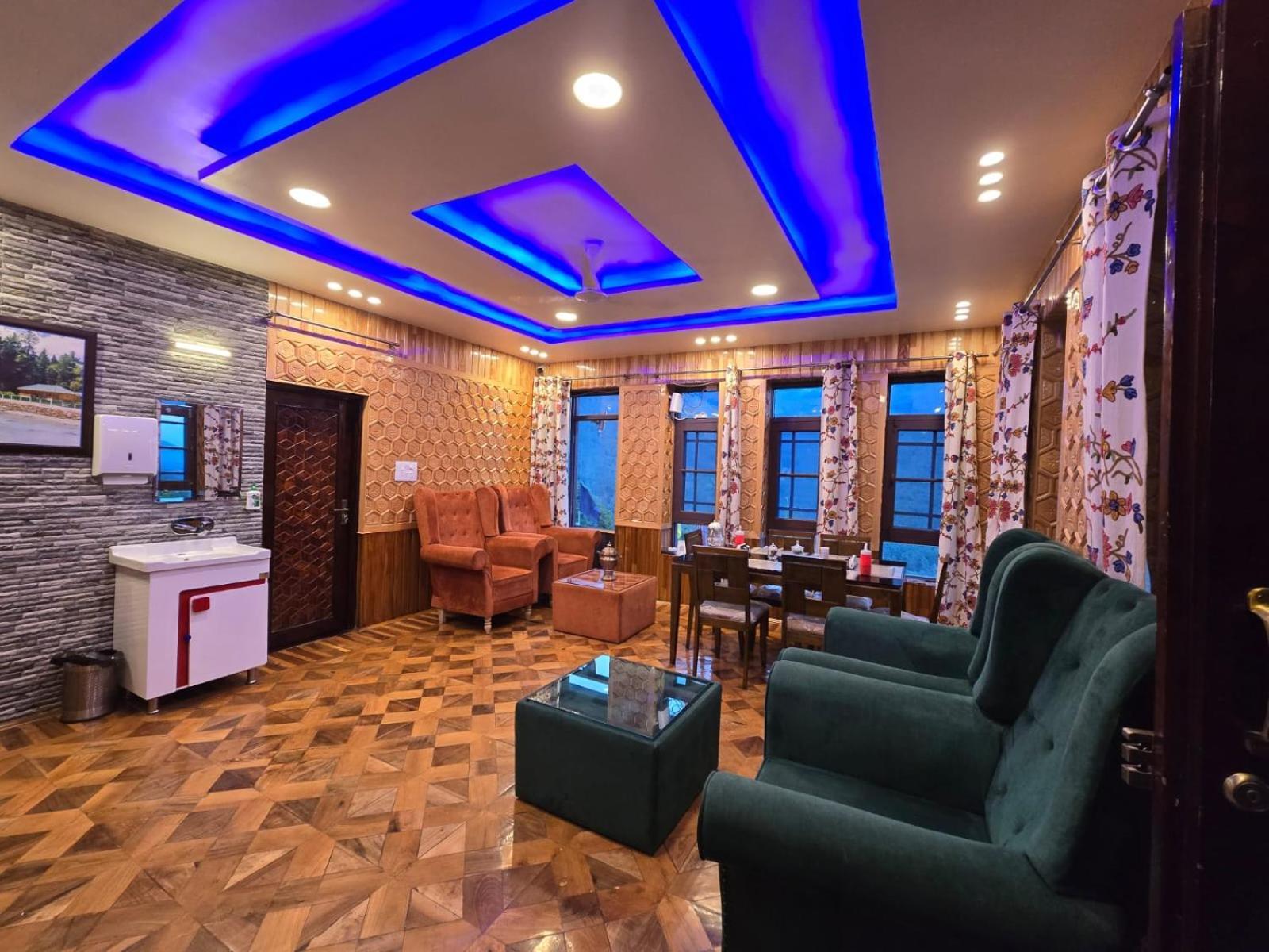 Cliff Cottage Pahalgam, Kashmir Batakut Bagian luar foto