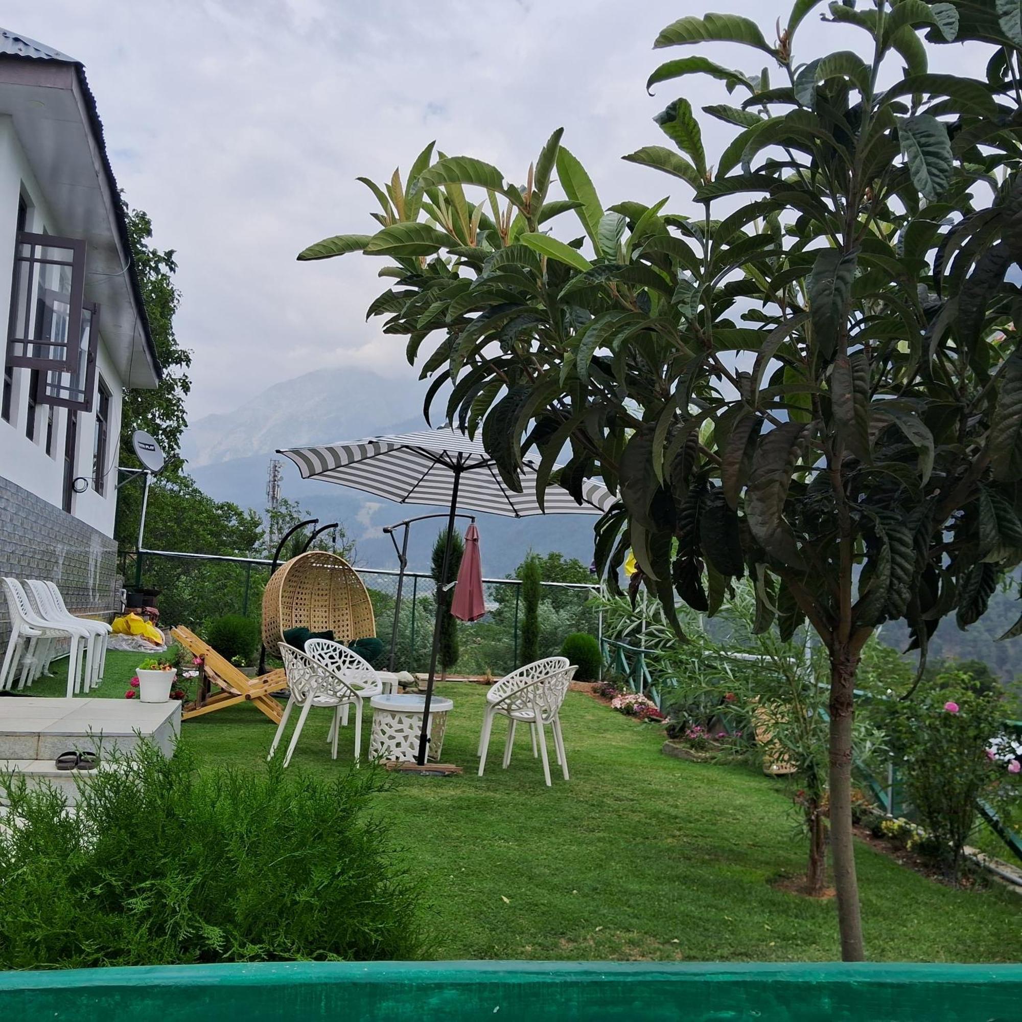 Cliff Cottage Pahalgam, Kashmir Batakut Bagian luar foto