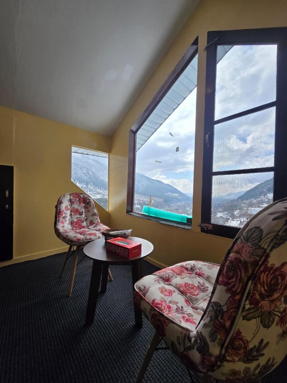 Cliff Cottage Pahalgam, Kashmir Batakut Bagian luar foto